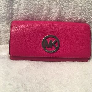 Michael Kors wallet Fuchsia